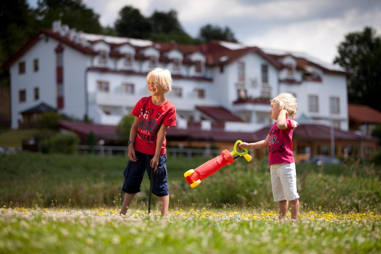 Familien Hotel Krainz Fürstenfeld エクステリア 写真