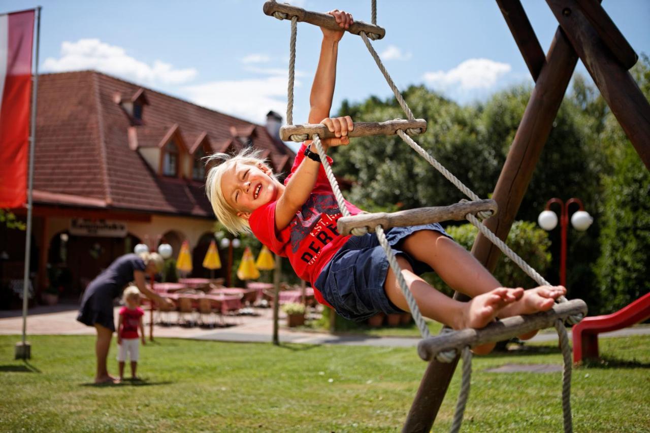 Familien Hotel Krainz Fürstenfeld エクステリア 写真