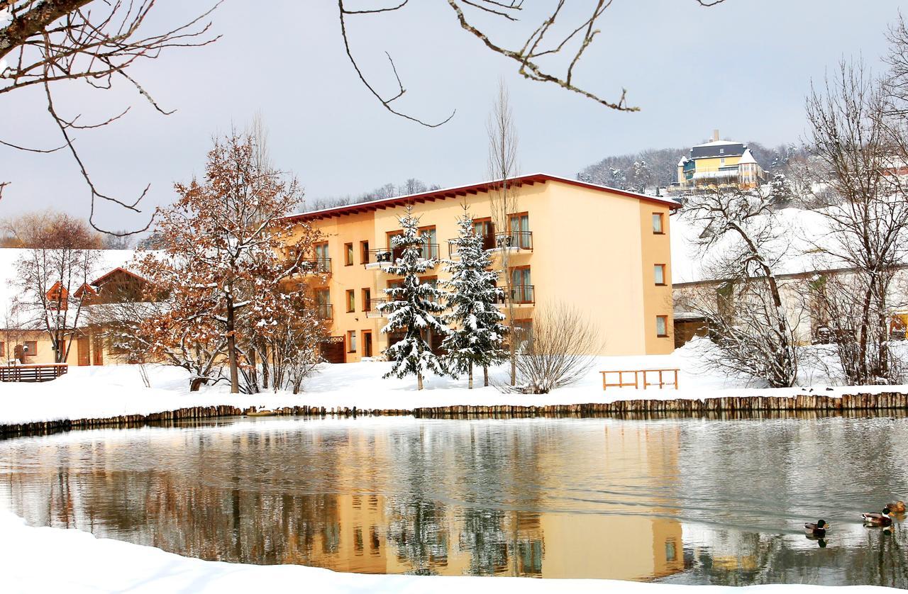 Familien Hotel Krainz Fürstenfeld エクステリア 写真