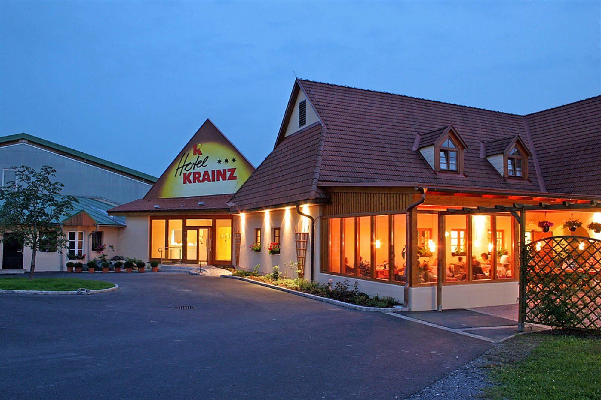 Familien Hotel Krainz Fürstenfeld エクステリア 写真